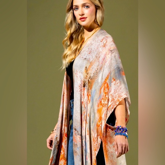Bohemian Nottingham Fringe Kimono with Floral Pattern - Picture 8 of 9